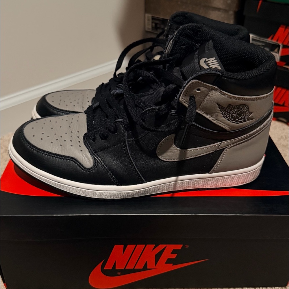 Jordan Men's Black and Gray Sneakers